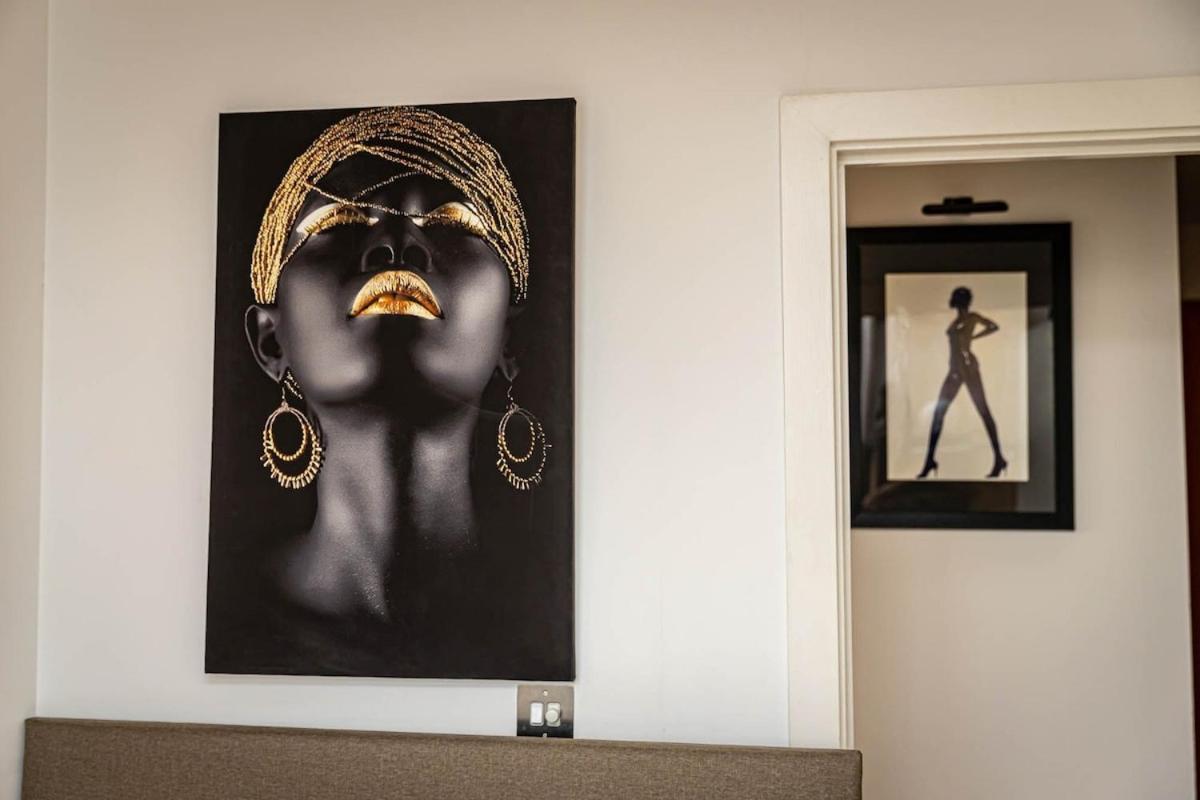 Appartamento Penthouse - Canary Wharf - 24 Hr Concierge, Gym, Hot Tub, Sauna, Balcony, Terrace