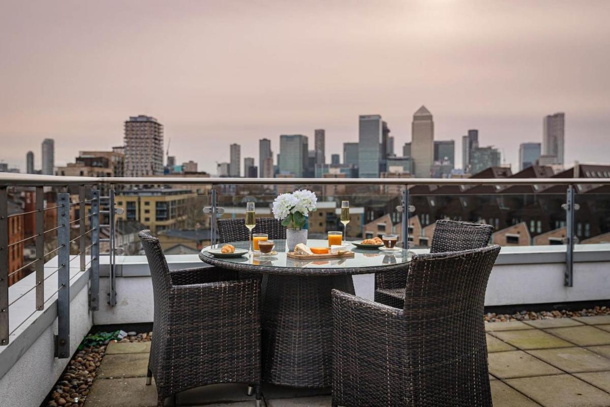 Appartamento Penthouse - Canary Wharf - 24 Hr Concierge, Gym, Hot Tub, Sauna, Balcony, Terrace *