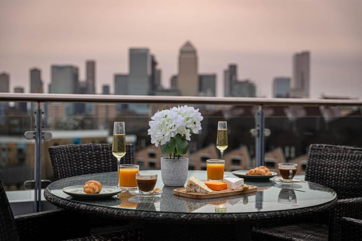 Penthouse - Canary Wharf - 24 Hr Concierge, Gym, Hot Tub, Sauna, Balcony, Terrace Appartamento
