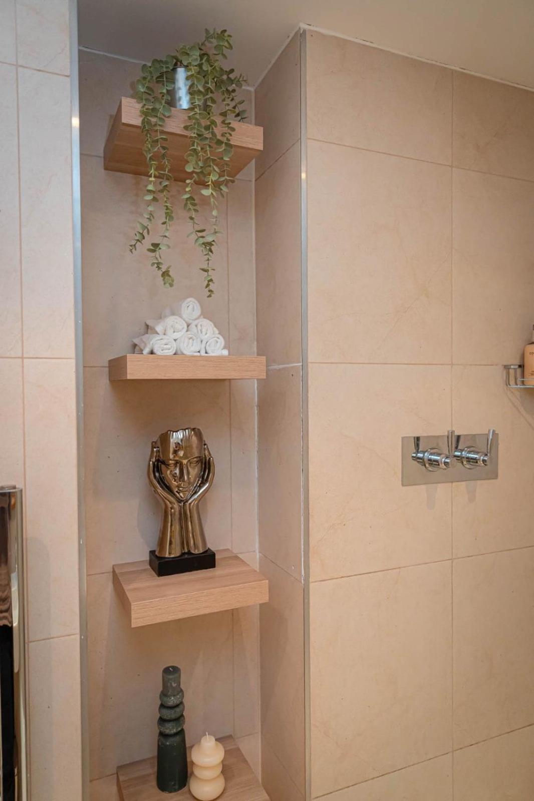 Appartamento Penthouse - Canary Wharf - 24 Hr Concierge, Gym, Hot Tub, Sauna, Balcony, Terrace *