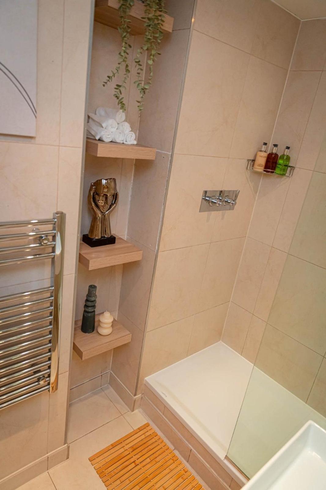 Penthouse - Canary Wharf - 24 Hr Concierge, Gym, Hot Tub, Sauna, Balcony, Terrace Appartamento *