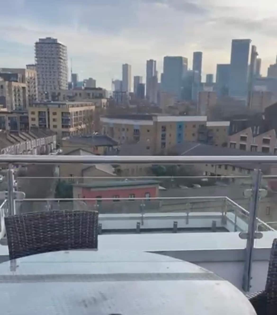 Penthouse - Canary Wharf - 24 Hr Concierge, Gym, Hot Tub, Sauna, Balcony, Terrace Appartamento Londra
