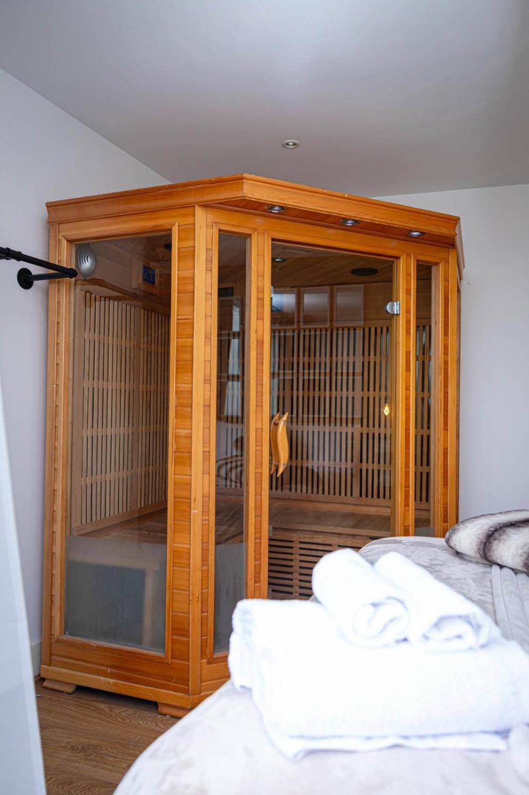 Penthouse - Canary Wharf - 24 Hr Concierge, Gym, Hot Tub, Sauna, Balcony, Terrace Appartamento Londra