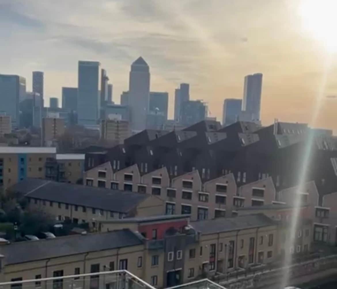 Penthouse - Canary Wharf - 24 Hr Concierge, Gym, Hot Tub, Sauna, Balcony, Terrace Appartamento *