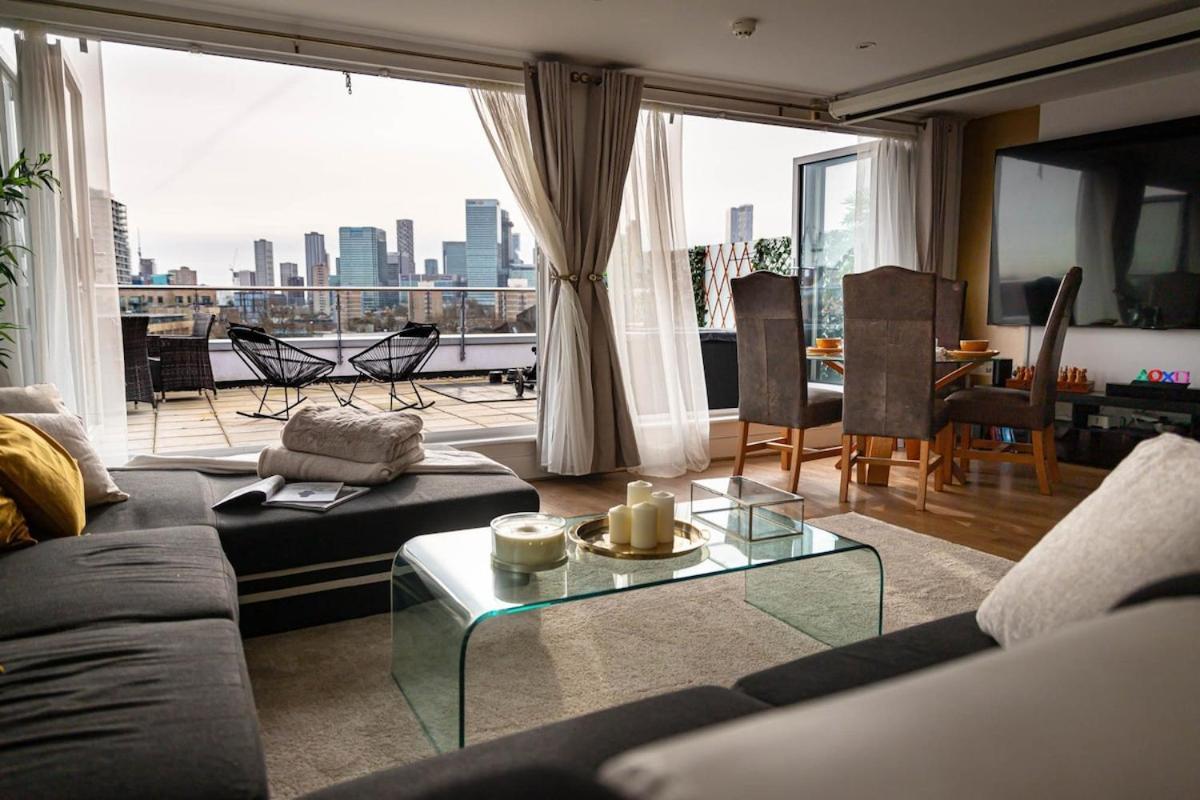 Penthouse - Canary Wharf - 24 Hr Concierge, Gym, Hot Tub, Sauna, Balcony, Terrace Appartamento Londra