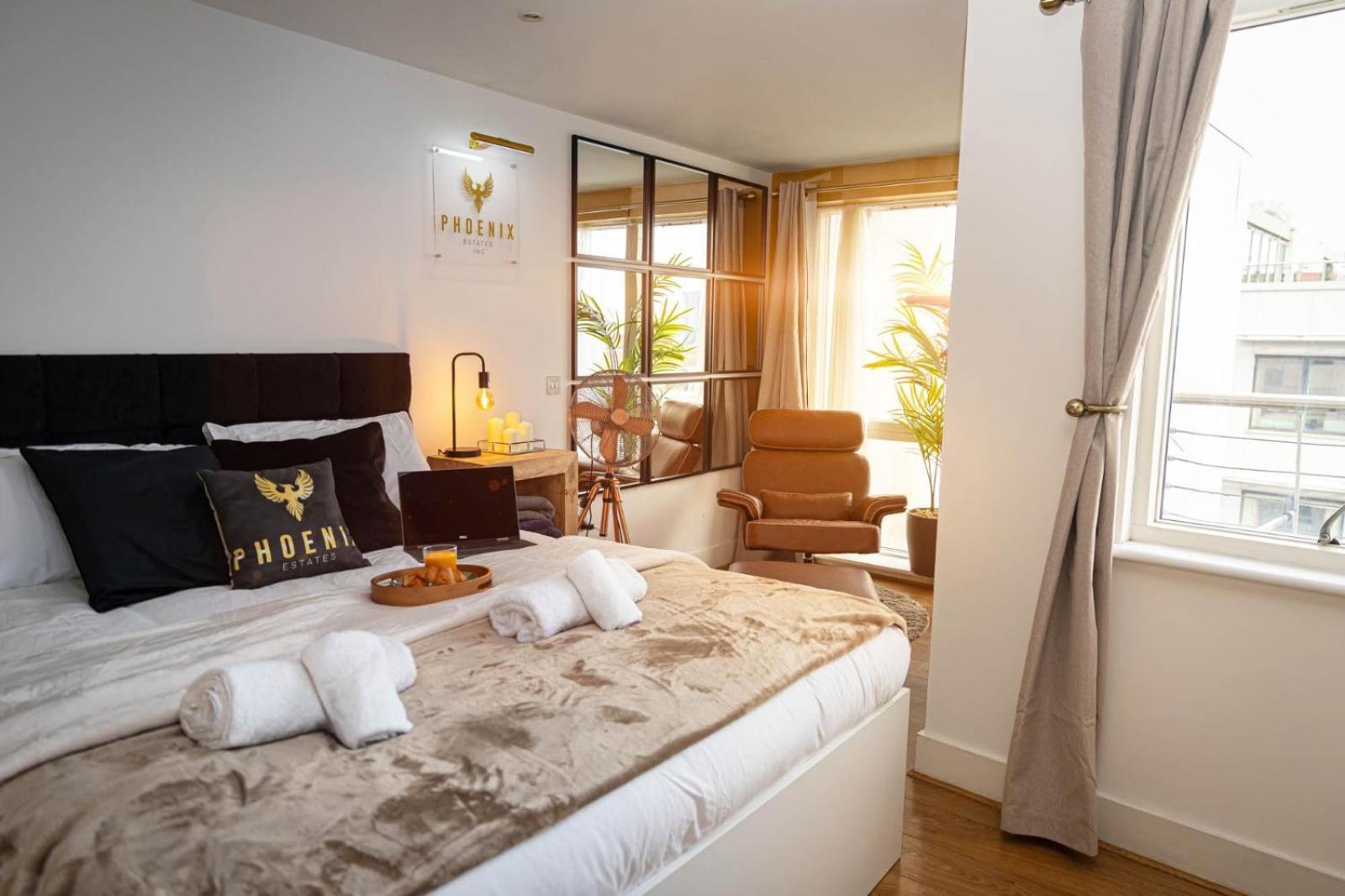 Penthouse - Canary Wharf - 24 Hr Concierge, Gym, Hot Tub, Sauna, Balcony, Terrace Appartamento *
