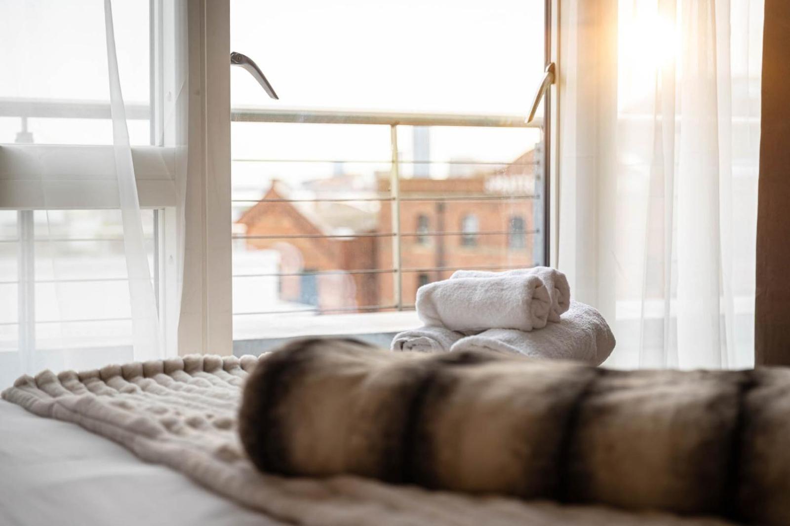 Appartamento Penthouse - Canary Wharf - 24 Hr Concierge, Gym, Hot Tub, Sauna, Balcony, Terrace