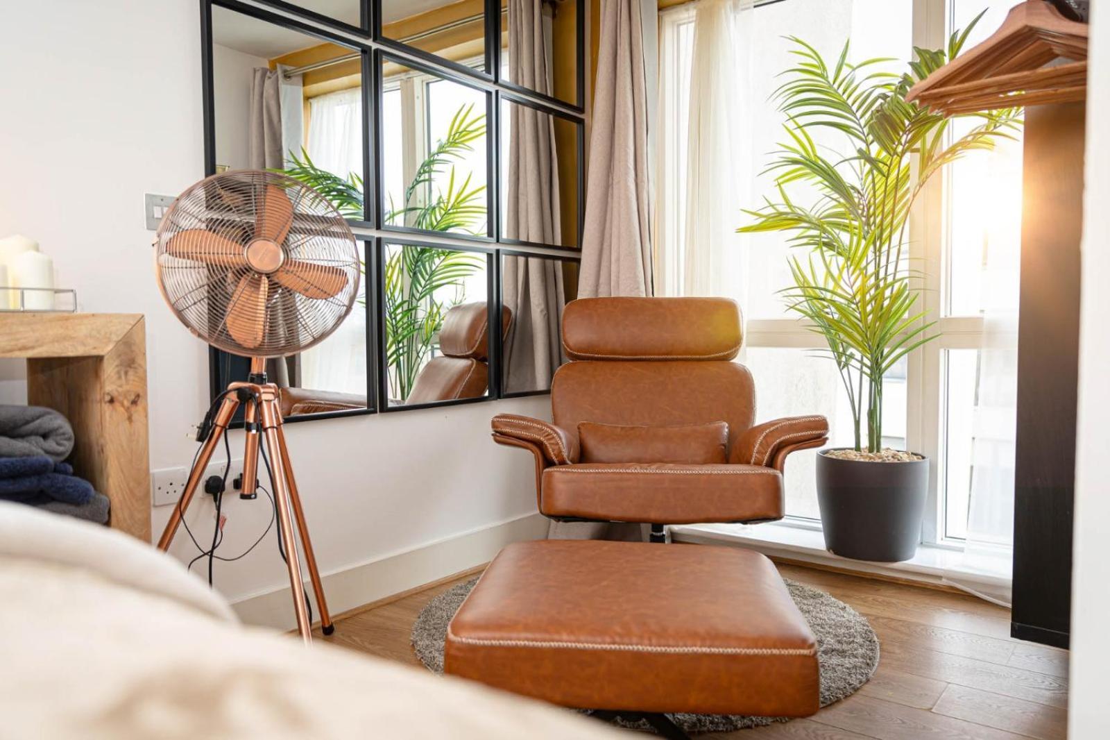Appartamento Penthouse - Canary Wharf - 24 Hr Concierge, Gym, Hot Tub, Sauna, Balcony, Terrace *