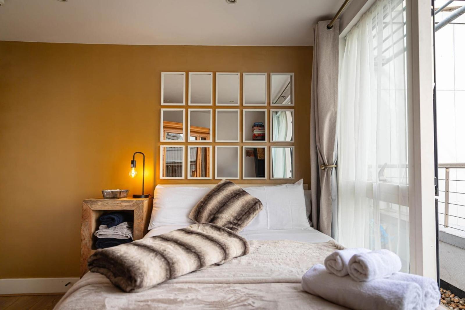 Penthouse - Canary Wharf - 24 Hr Concierge, Gym, Hot Tub, Sauna, Balcony, Terrace Appartamento Londra